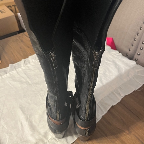 Brand New "Steve Madden" ROCKIIE Leather Knee High Boots, Size 9 - Picture 4 of 6